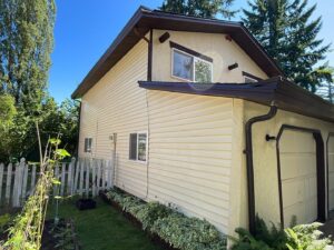 House washing in spring for a Washington home